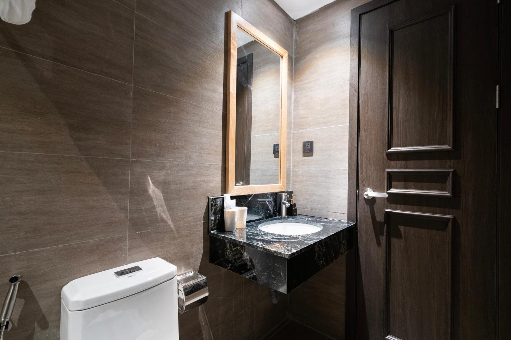 Haven Hut Riverside Отель Хошимин